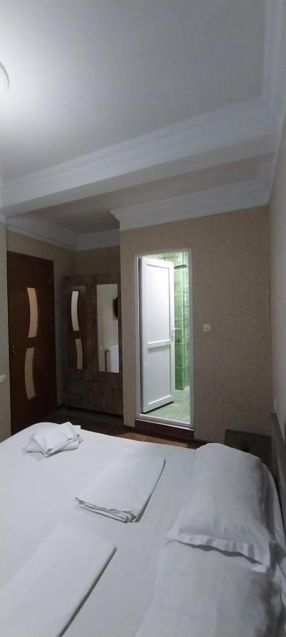 Hostel Gomani Batumi Exteriör bild